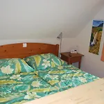 Zetzhirsch Apartment