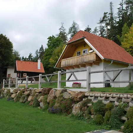 Zetzhirsch Lägenhet *